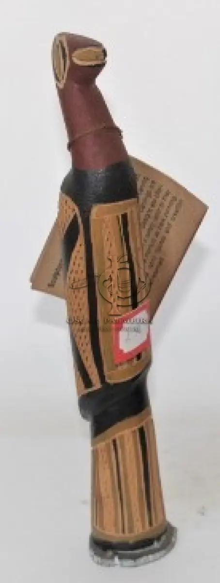 LOTE 050 - ESCULTURA