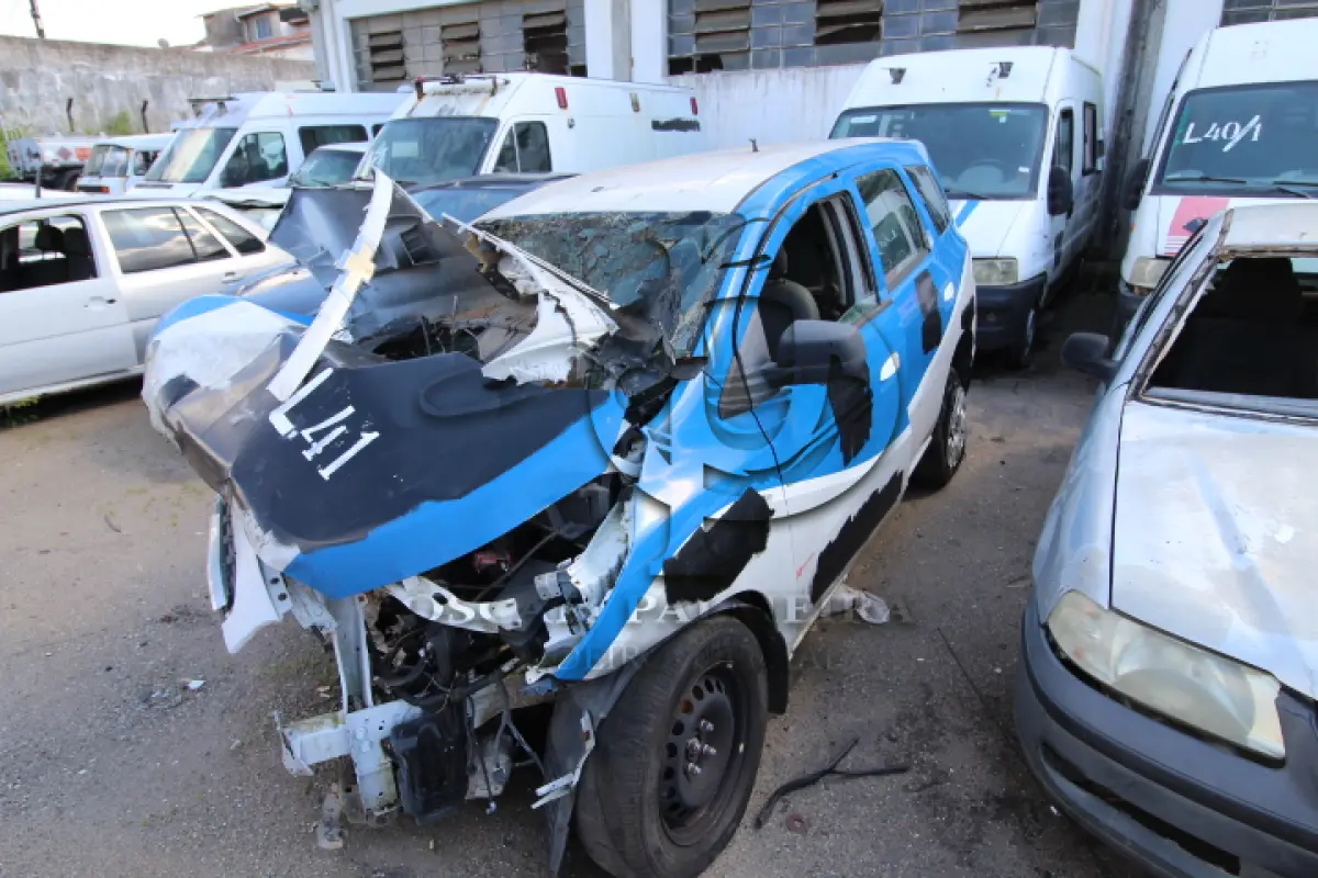 LOTE 041 - SUCATA DE VEÍCULOS:    SPIN 1.8L MT LSE, CHASSI 9BGJG7520HB127666    JUMPER F35 LH, CHASSI 935ZCWMNCE2123395