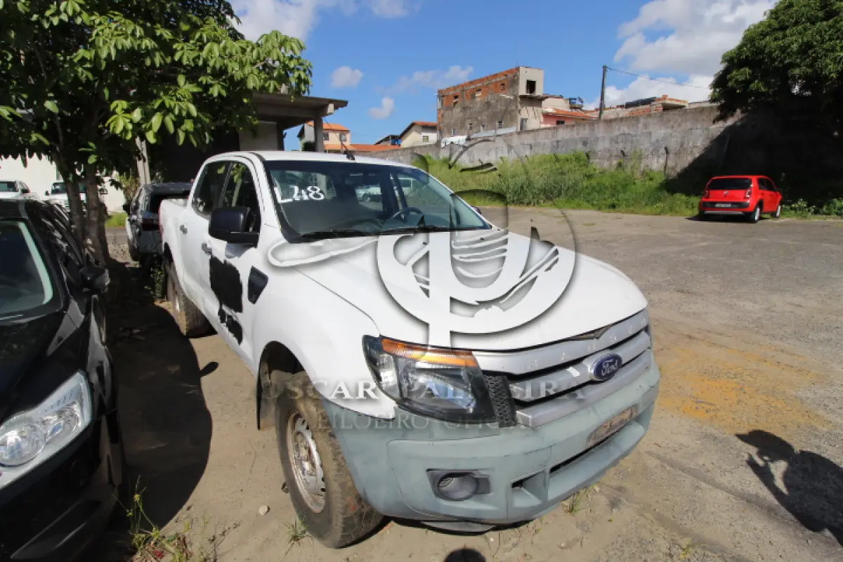 LOTE 048 - VEÍCULO; MARCA/MODELO: I/FORD RANGER XL CD4 22; FAB/MOD: 2013/2013; PLACA: OUM5311; CHASSI: 8AFAR23JXDJ127860
