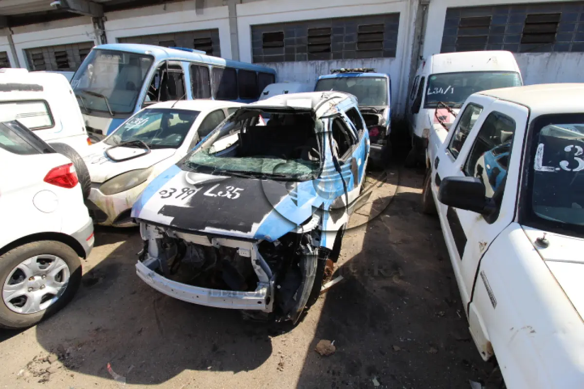 LOTE 035 - SUCATA DE VEÍCULOS:   BOXER F330M 23S, CHASSI 936ZBWMFBD2105312    SPIN 1.8L MT LS E, CHASSI 9BGJG7520HB120399