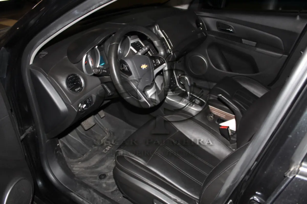 LOTE 017 - VEÍCULO - CHEVROLET CRUZE LT NB, ANO/MOD 2014/2014.