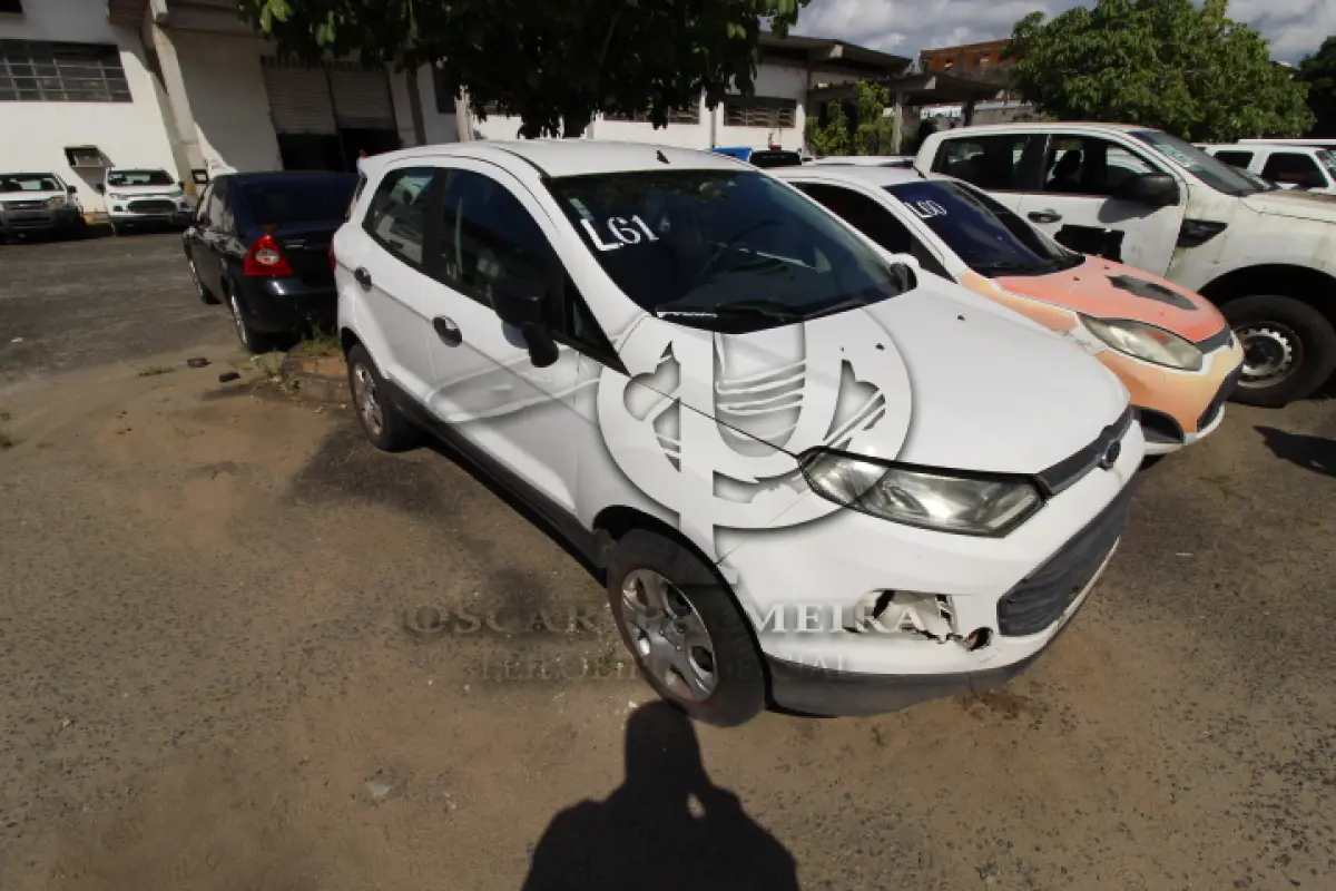 LOTE 061 - VEÍCULO; MARCA/MODELO: FORD/ECOSPORT S 1.6 FAB/MOD: 2013/2013 PLACA: OLD4246 CHASSI: 9BFZB55P3D8826164