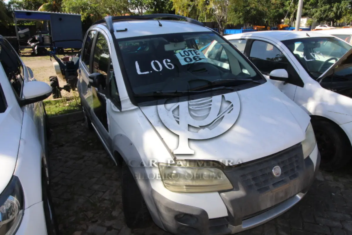 LOTE 006 - VEÍCULO: MARCA/MODELO: FIAT/IDEA ADVENTURE FLEX; FAB/MOD: 2008/2009; PLACA: JRU8961; CHASSI: 9BD13531692111605