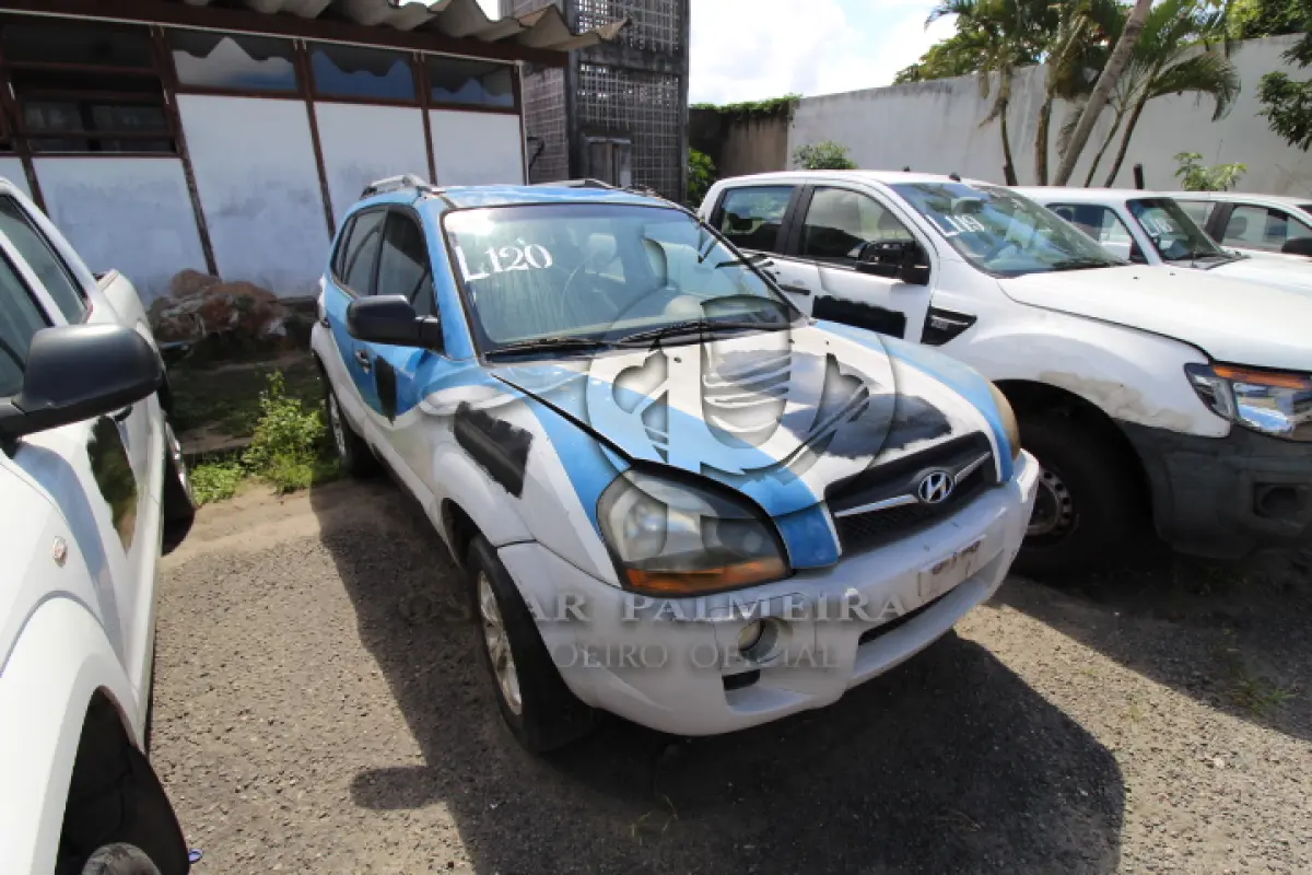 LOTE 120 - VEÍCULO; MARCA/MODELO: HYUNDAI/TUCSON GLB FAB/MOD: 2012/2013 PLACA: PGA1792 CHASSI: 95PJM81BPDB046211