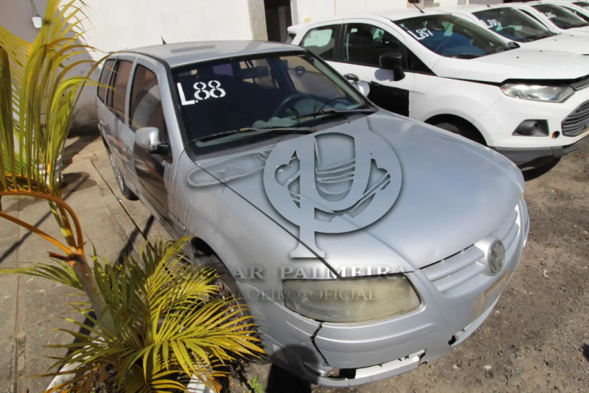 LOTE 088 - VEÍCULO; MARCA/MODELO: VW/PARATI 1.6 FAB/MOD: 2010/2011 PLACA: NTI7166 CHASSI: 9BWGB05W2BP000233