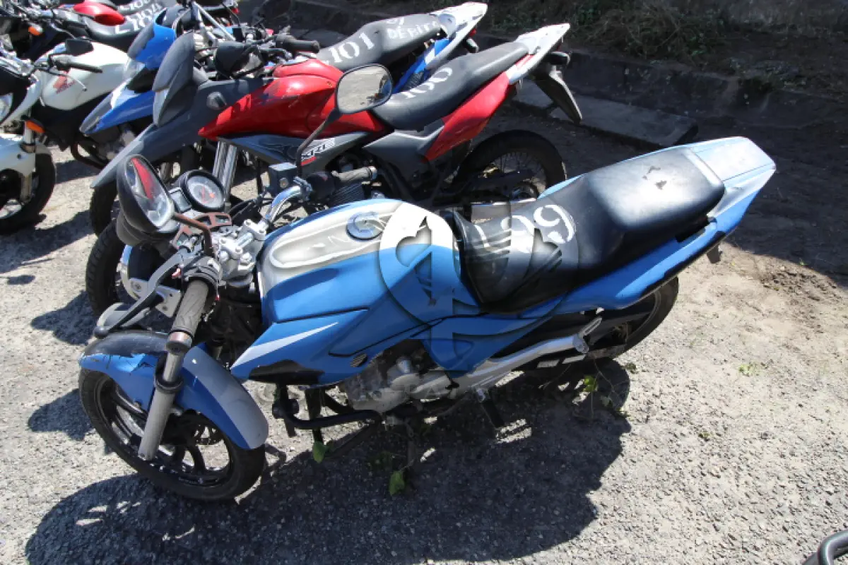 LOTE 099 - VEÍCULO; MARCA/MODELO: YAMAHA/FAZER YS250 FAB/MOD: 2009/2010 PLACA: NTF5866 CHASSI: 9C6KG0270A0017500