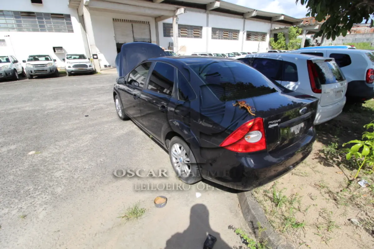 LOTE 062 - VEÍCULO; MARCA/MODELO: I/FORD FOCUS 2L FC FLEX FAB/MOD: 2012/2013 PLACA: OKZ9049 CHASSI: 8AFTZZFFCDJ079193