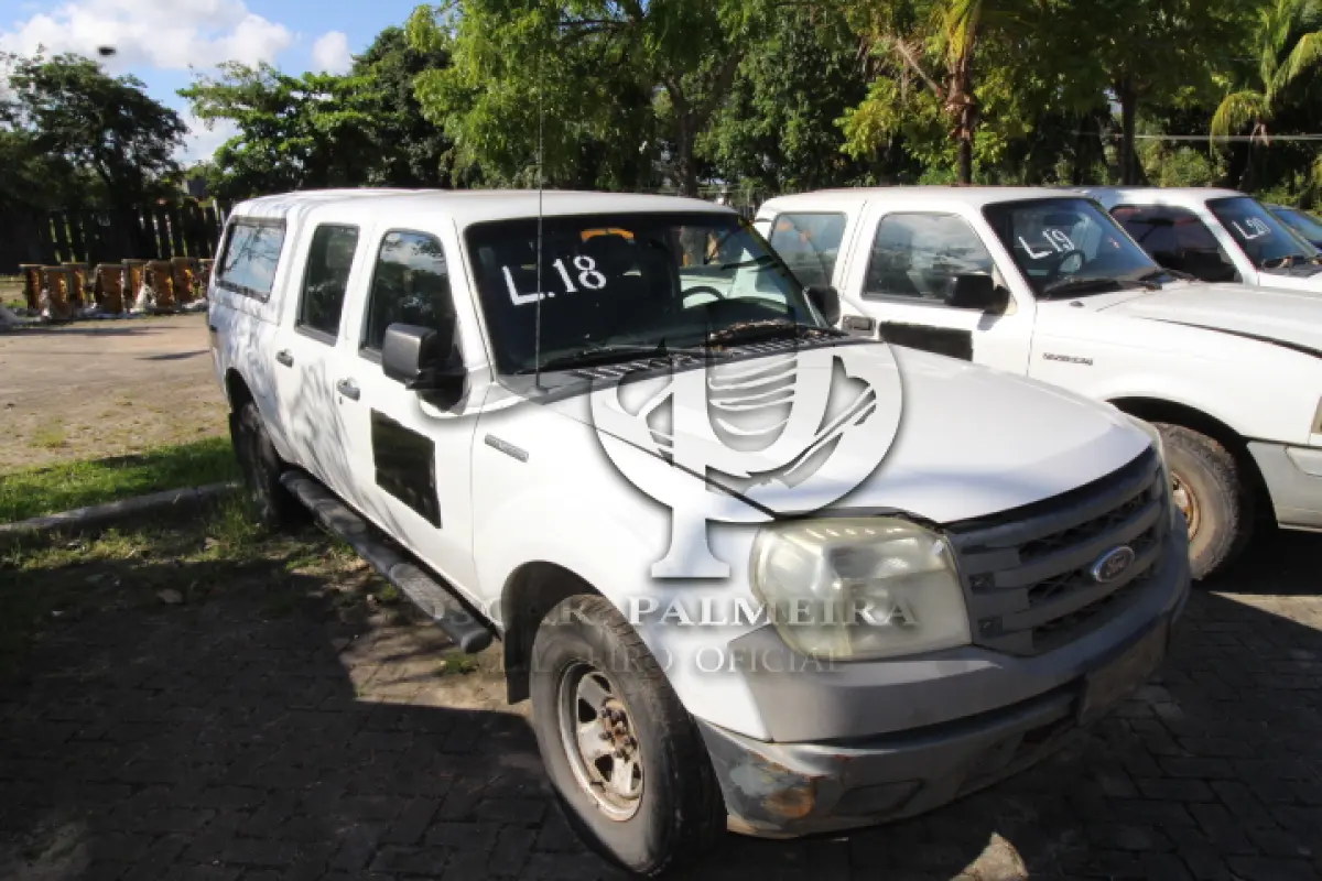 LOTE 018 - VEÍCULO: MARCA/MODELO: I/FORD RANGER XL 13P; FAB/MOD: 2011/2012; PLACA: NZM3042; CHASSI: 8AFER13P0CJ476170