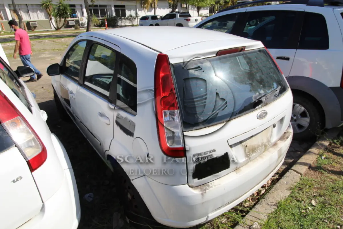LOTE 007 - VEÍCULO: MARCA/MODELO: FORD/FIESTA 1.6 FLEX; FAB/MOD: 2009/2009; PLACA: JSL2317; CHASSI: 9BFZF55P798434252