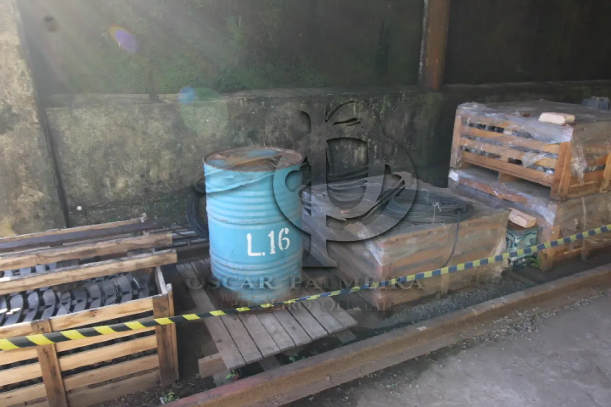 LOTE 016 - DIVERSOS MATERIAIS TRANSFORMADORES COMPOSTO DE:  TRANSFORMADORES, SAPATAS DE FREIO, ISOLADORES 