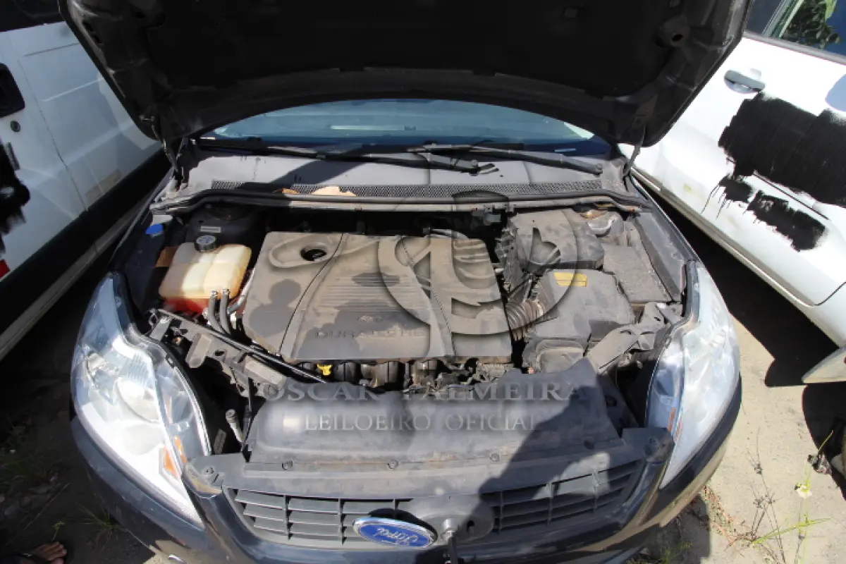 LOTE 049 - VEÍCULO; MARCA/MODELO: I/FORD FOCUS 2.0L FC FAB/MOD: 2009/2009 PLACA: JSX8613 CHASSI: 8AFFZZFFC9J295920