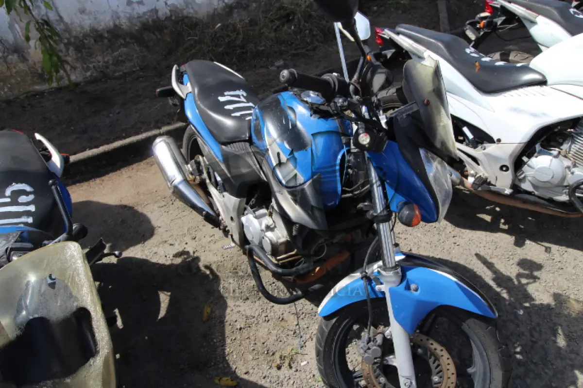 LOTE 114 - VEÍCULO; MARCA/MODELO: HONDA/CB 300R FAB/MOD: 2012/2012 PLACA: OUS7632 CHASSI: 9C2NC4310CR074044
