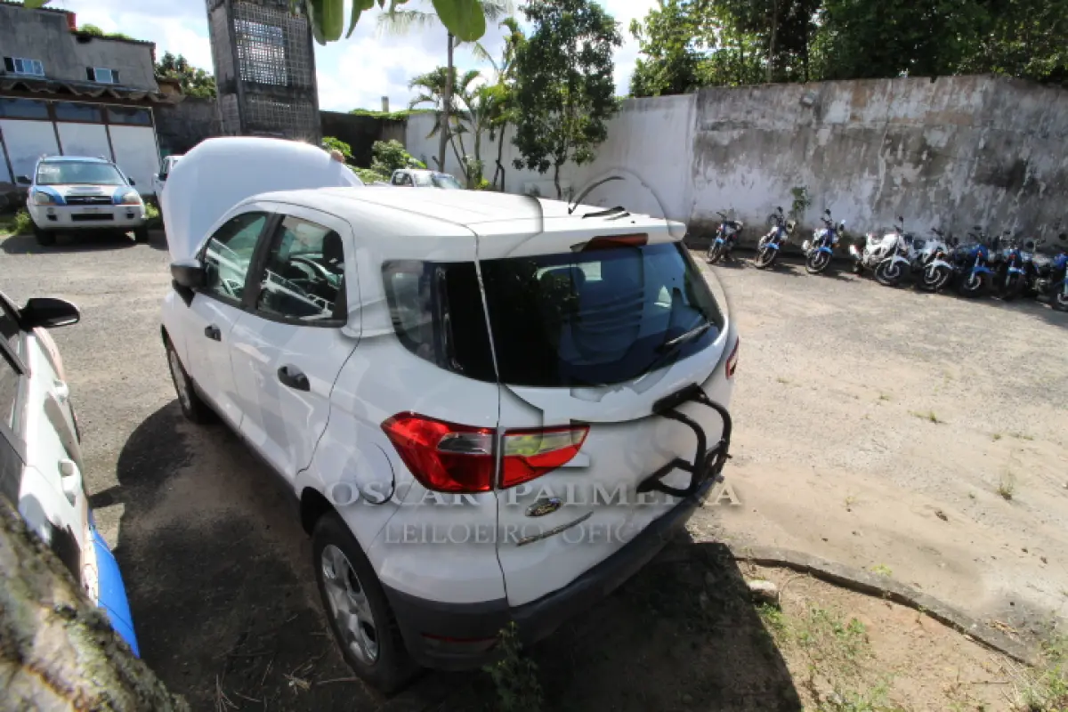 LOTE 061 - VEÍCULO; MARCA/MODELO: FORD/ECOSPORT S 1.6 FAB/MOD: 2013/2013 PLACA: OLD4246 CHASSI: 9BFZB55P3D8826164
