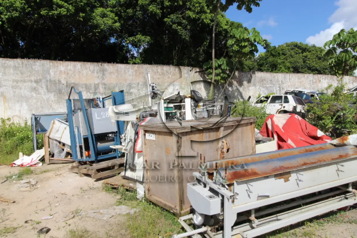 LOTE 028 - DIVERSOS MATERIAIS HOSPITALARES COMPOSTO DE: COMANDO SIEMENS, MAMÓGRAFOS (SUCATA), NO BREAKS, LAVADORA DE ROUPA INDUSTRIAL, TOMÓGRAFOS