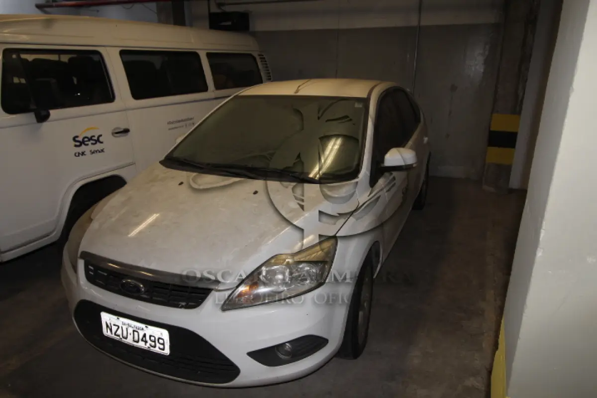 LOTE 009 - VEÍCULO - FORD FOCUS HC FLEX, ANO/MOD 2011/2012.