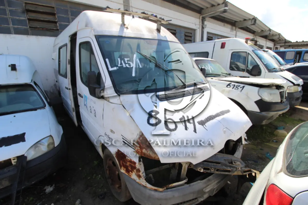 LOTE 045 - SUCATA DE VEÍCULOS:    GOL PATRULHEIRO 1.6, CHASSI 9BWCB05X15P063237 (MOTOR SEM CONDIÇÃO DE UTILIZAÇÃO)    413CDI SPRINTERF, CHASSI 8AC9046638A978614