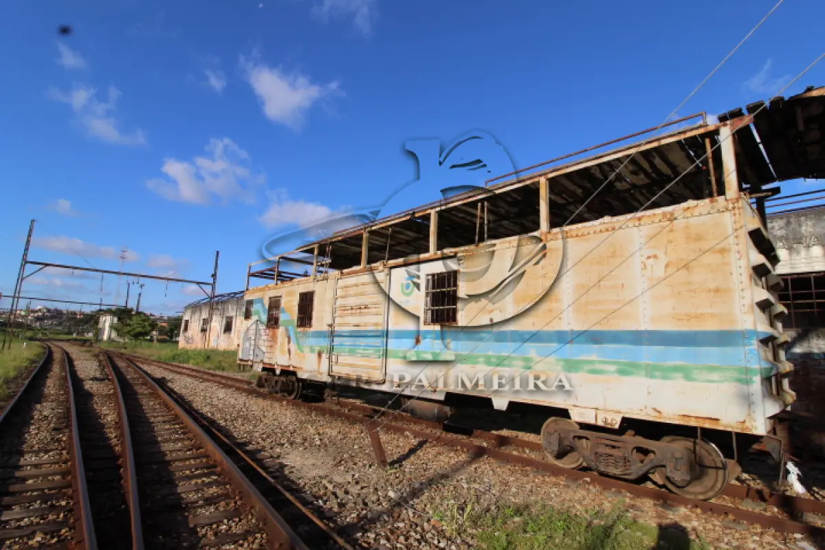 LOTE 005 - DIVERSOS MATERIAIS DE FERRO COMPOSTO DE:  02 VAGÕES DE TREM PARA MANUTENÇÃO