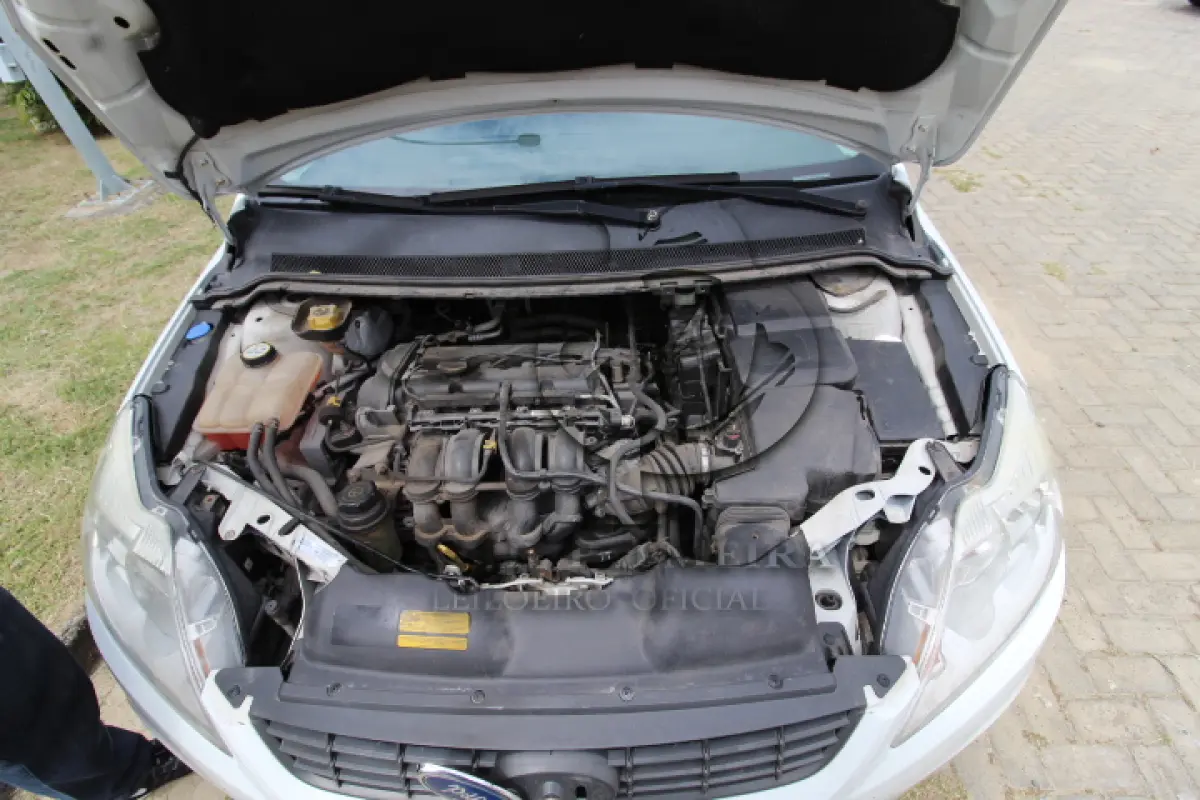 LOTE 010 - VEÍCULO - FORD FOCUS HC FLEX, ANO/MOD 2011/2012.