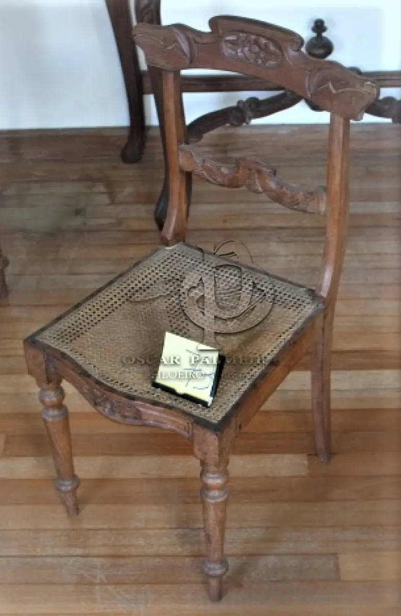 LOTE 073 - CADEIRA