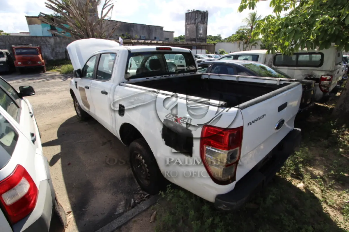LOTE 052 - VEÍCULO; MARCA/MODELO: I/FORD RANGER XL CD4 22 FAB/MOD: 2012/2013 PLACA: OKY0414 CHASSI: 8AFAR23J8DJ049708