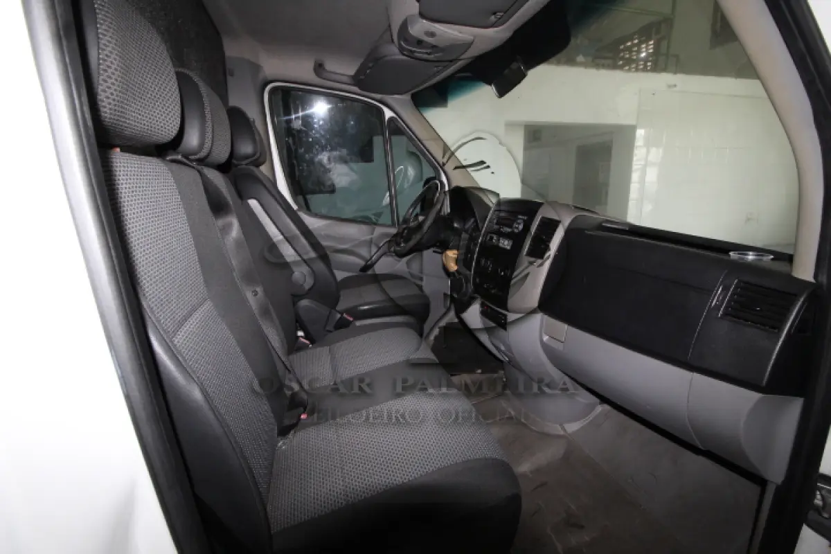 LOTE 013 - VEÍCULO - M.BENZ 515CDI SPRINTER F, AONO/MOD 2014/2014.