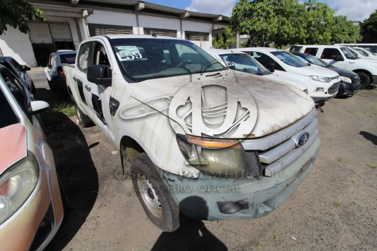 LOTE 059 - VEÍCULO; MARCA/MODELO: I/FORD RANGER XL CD4 22 (MOTOR SOLTO) FAB/MOD: 2012/2013 PLACA: OKY6008 CHASSI: 8AFAR23J2DJ071011