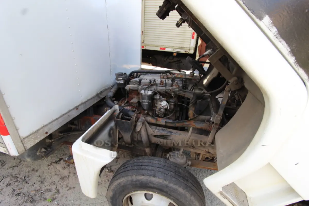 LOTE 130 - VEÍCULO; MARCA/MODELO: AGRALE/7500 TCA FAB/MOD: 2003/2004 PLACA: JPZ3291 CHASSI: 9BYC26P2S4C000149