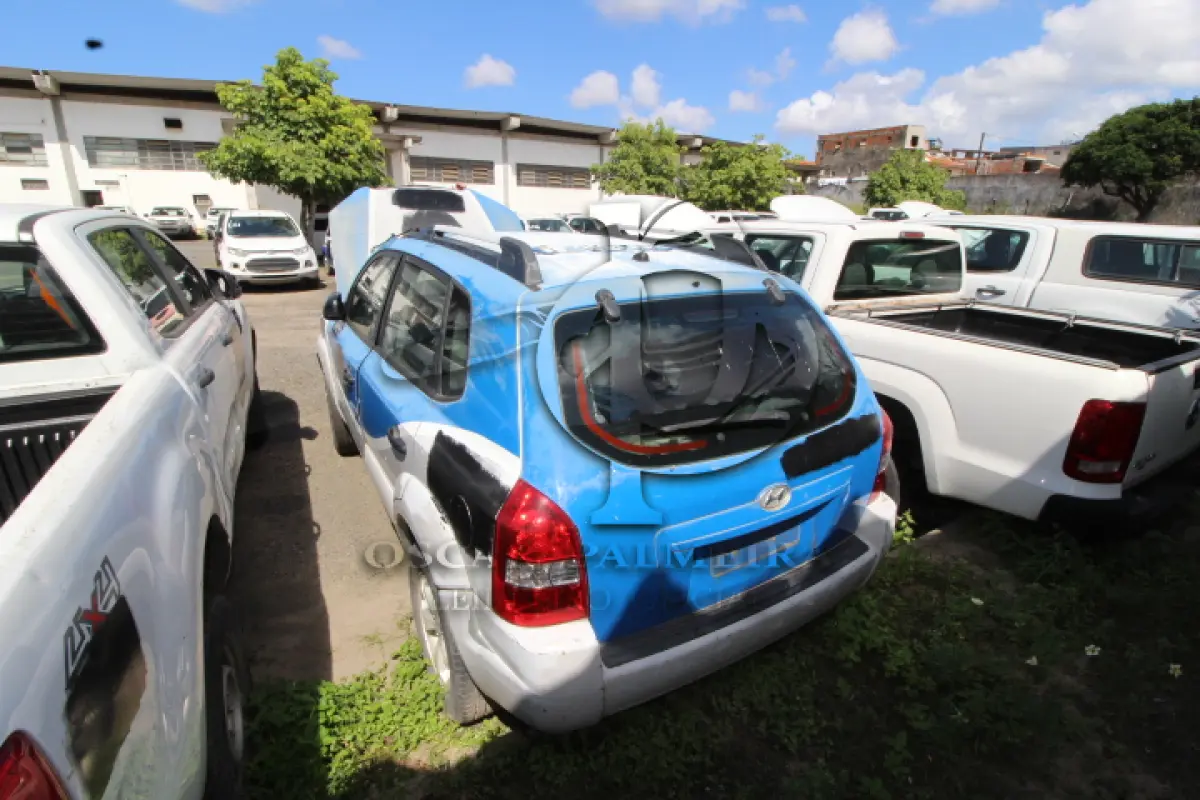LOTE 120 - VEÍCULO; MARCA/MODELO: HYUNDAI/TUCSON GLB FAB/MOD: 2012/2013 PLACA: PGA1792 CHASSI: 95PJM81BPDB046211