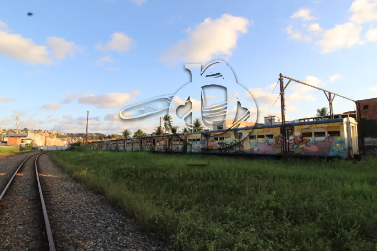 LOTE 001 - DIVERSOS MATERIAIS DE FERRO COMPOSTO DE:  04 VAGÕES DE TREM PARA PASSAGEIROS