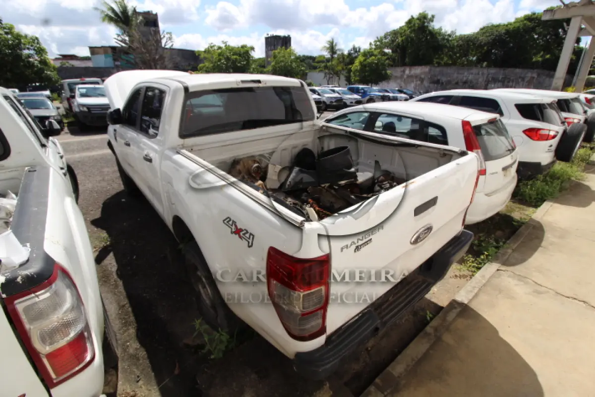 LOTE 077 - VEÍCULO; MARCA/MODELO: I/FORD RANGER XL CD4 22 (SEM MOTOR) FAB/MOD: 2013/2013 PLACA: OUL9191 CHASSI: 8AFAR23JXDJ120830