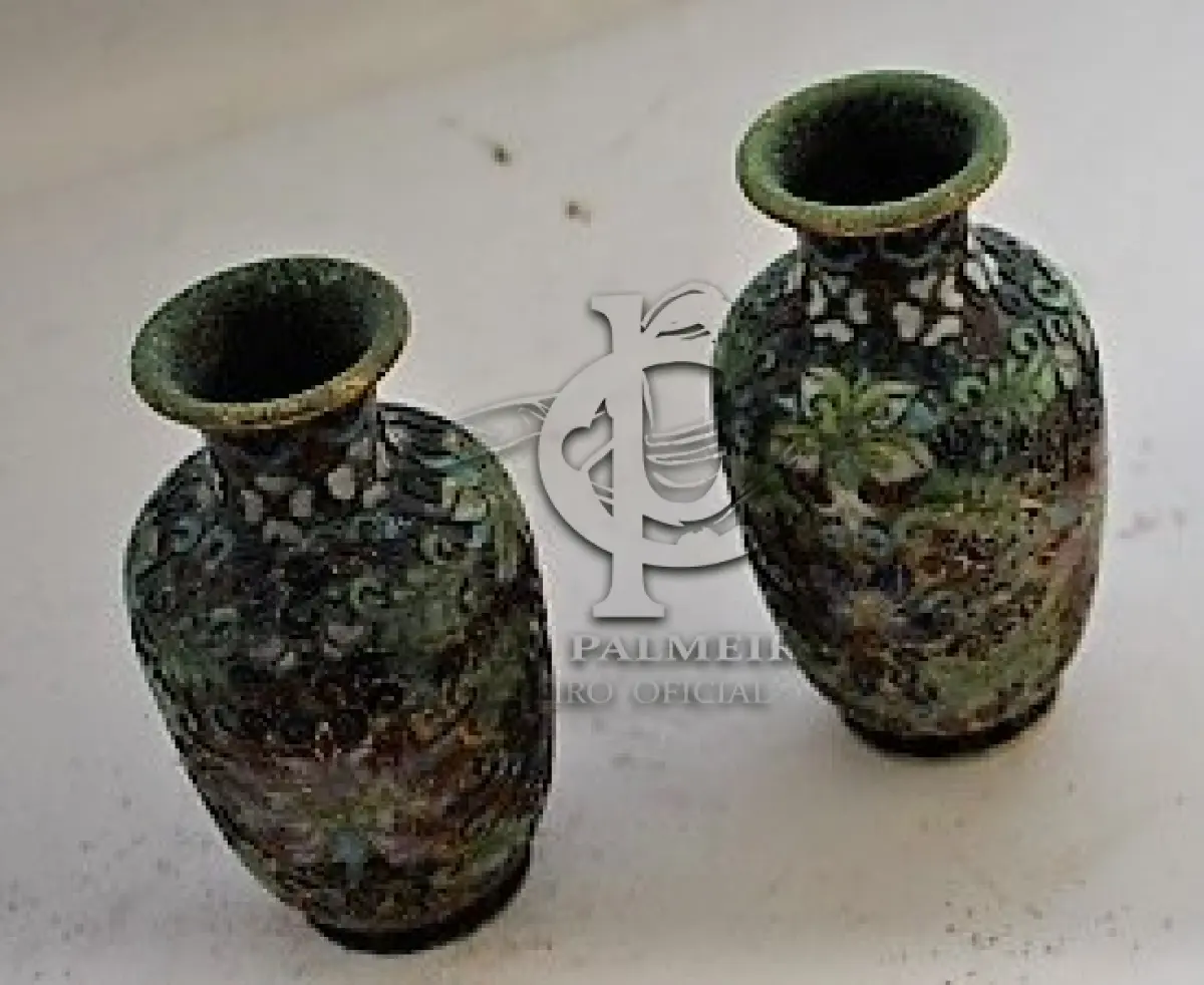 LOTE 302 - VASO
