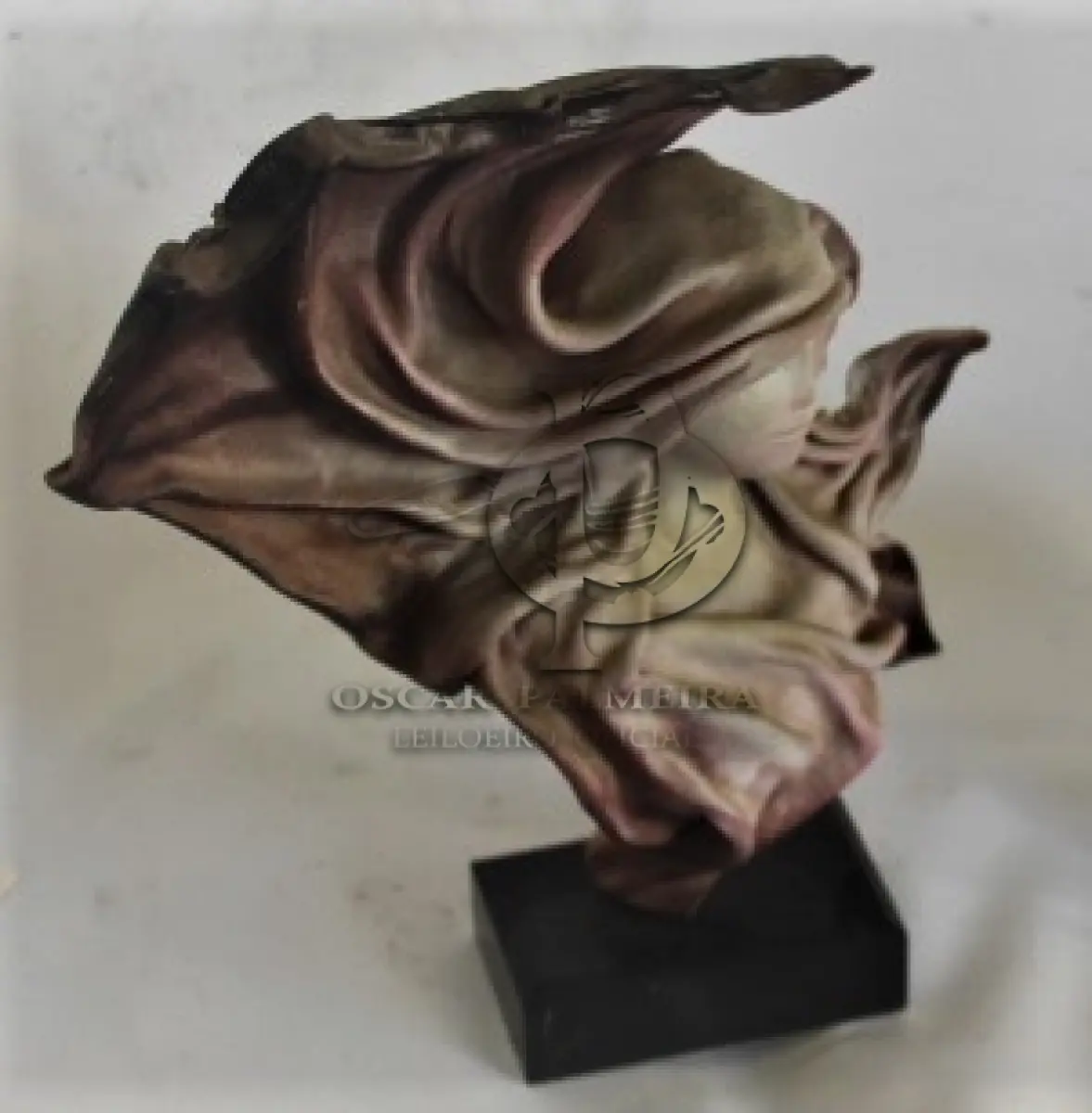 LOTE 208 - ESCULTURA