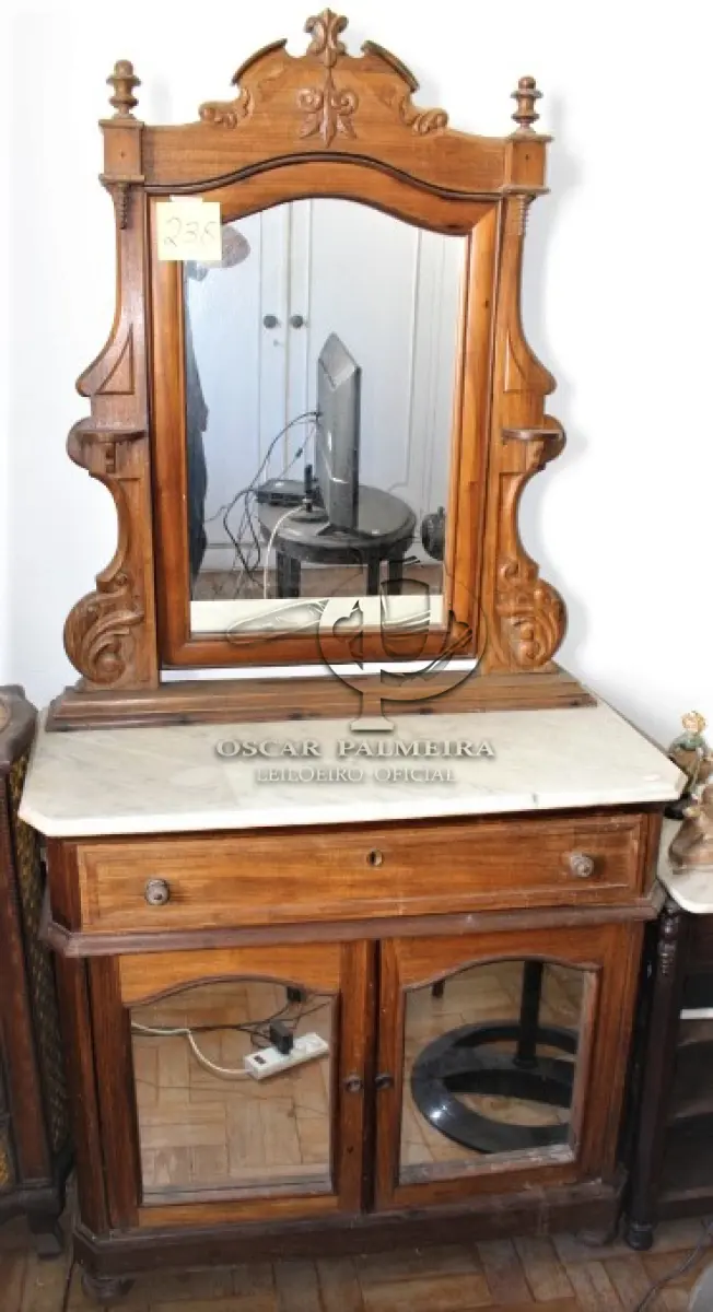 LOTE 238 - PENTEADEIRA