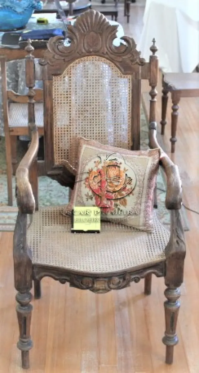 LOTE 097 - CADEIRA