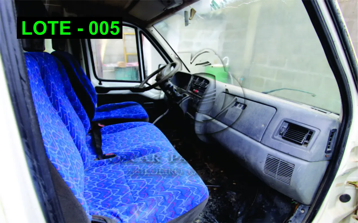 LOTE 005 - VEÍCULO - FIAT DUCATO VAN, 2001/2002, DIESEL.