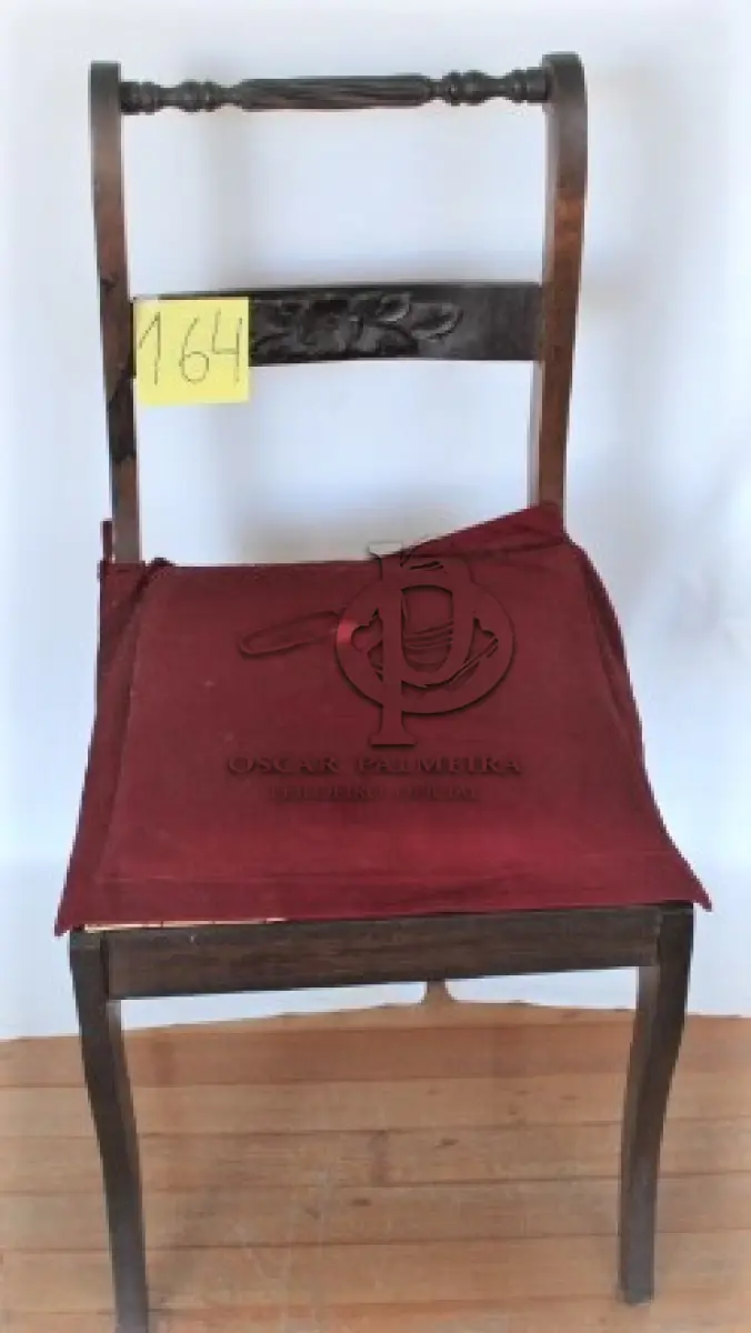 LOTE 164 - CADEIRA