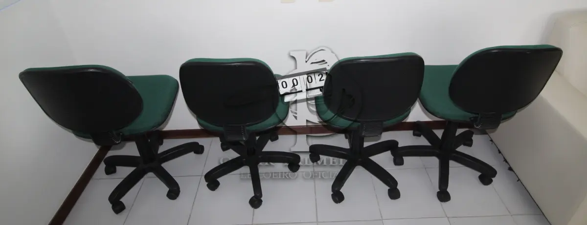 LOTE 002 - LOTE - 0002 - CADEIRA SECRETÁRIA GIRATÓRIA S/ BRAÇO CONJ. 4 PÇS.