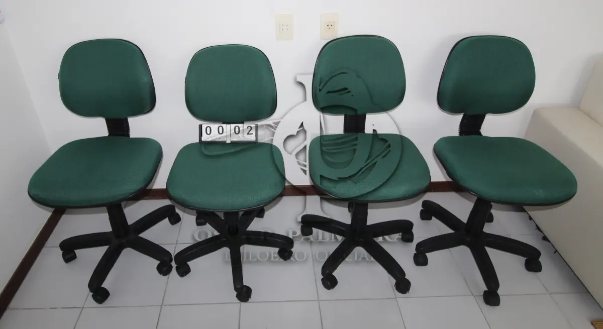 LOTE 002 - LOTE - 0002 - CADEIRA SECRETÁRIA GIRATÓRIA S/ BRAÇO CONJ. 4 PÇS.