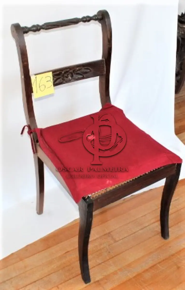 LOTE 163 - CADEIRA
