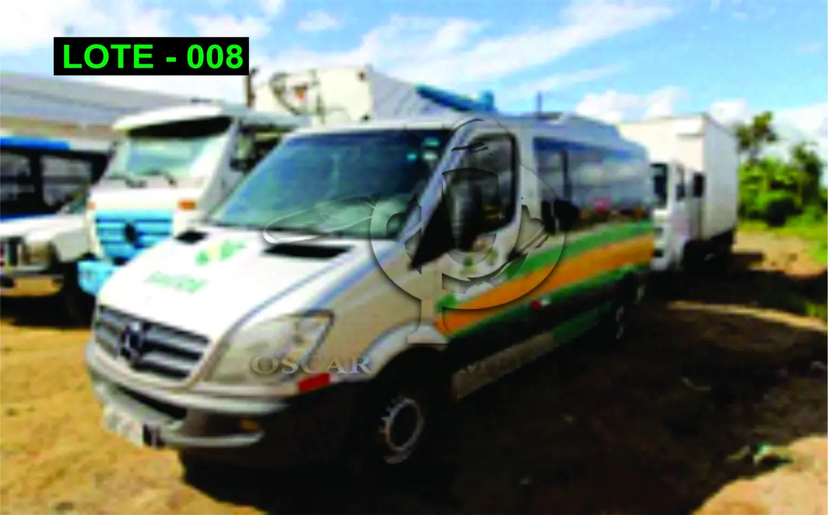 LOTE 008 - VEÍCULO - MERCEDES-BENS SPRINTER, 2014/2014, DIESEL, DÉBITO POR CONTA DO ARREMATANTE R$ 10.340,19.