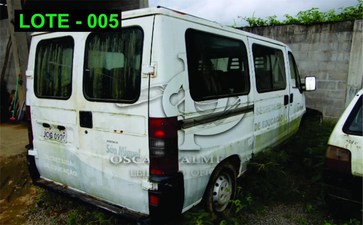 LOTE 005 - VEÍCULO - FIAT DUCATO VAN, 2001/2002, DIESEL.