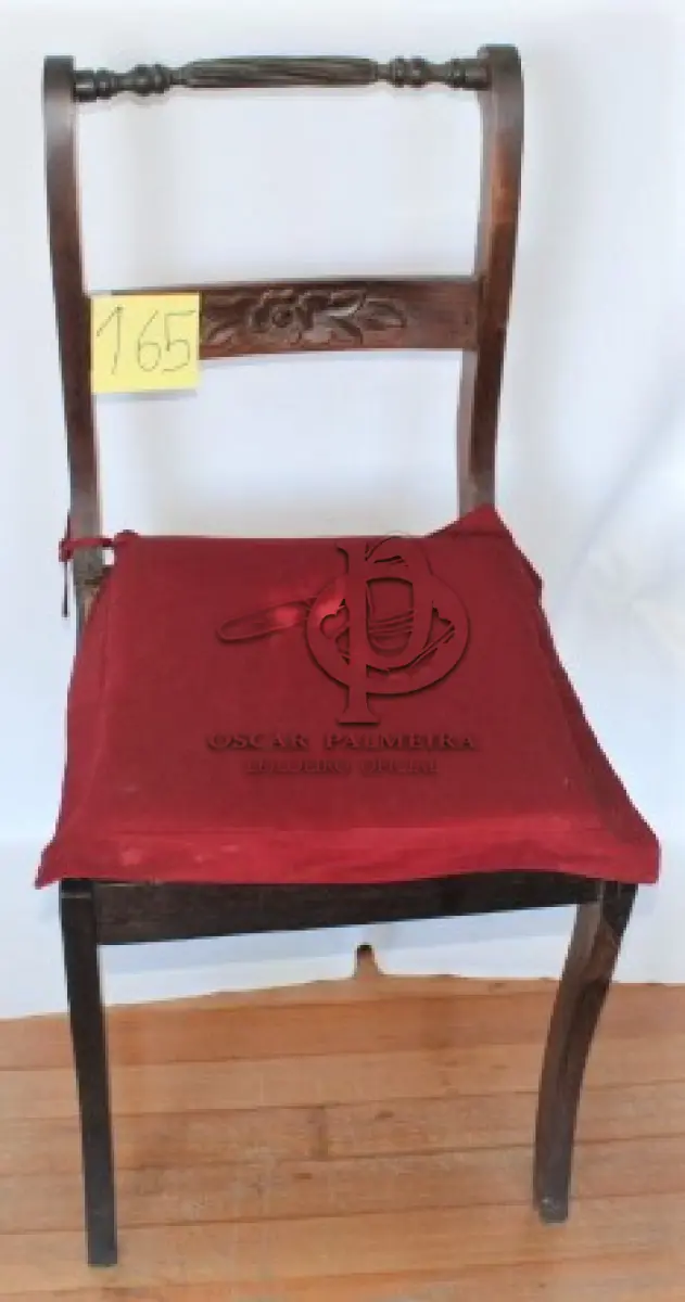 LOTE 165 - CADEIRA