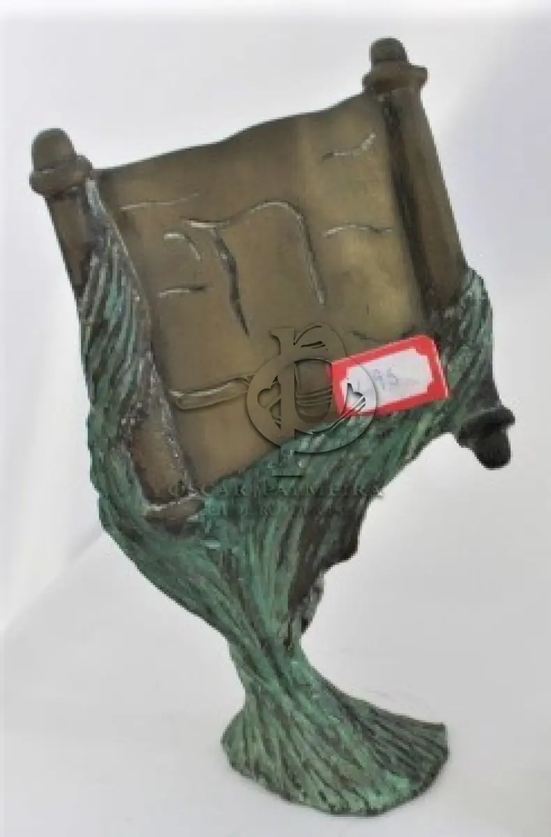 LOTE 095 - ESCULTURA