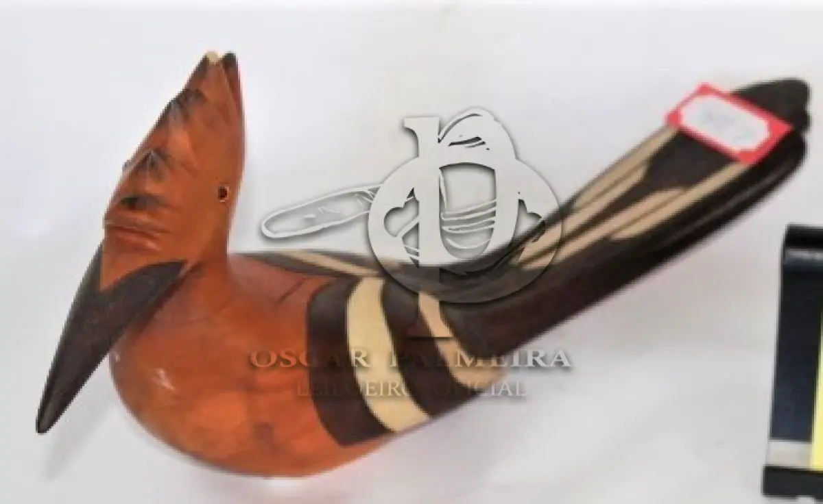 LOTE 204 - ESCULTURA