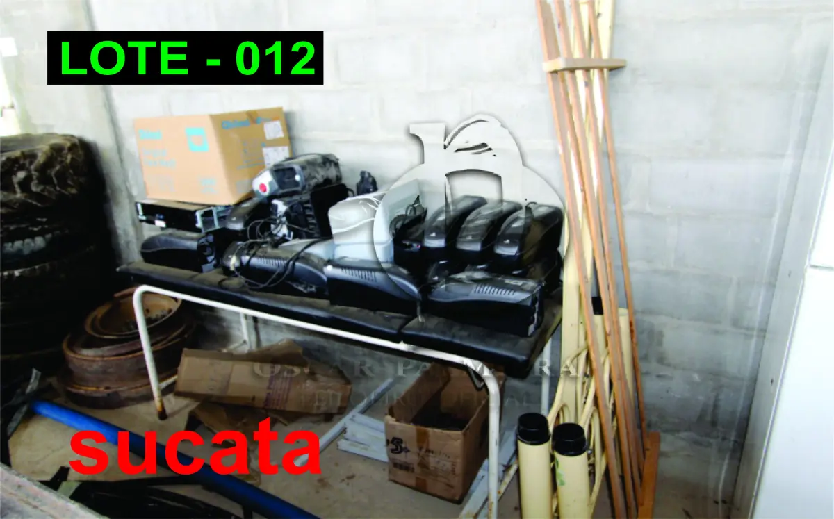 LOTE 012 - SUCATA COMPOSTA DE DIVERSOS MATERIAIS.