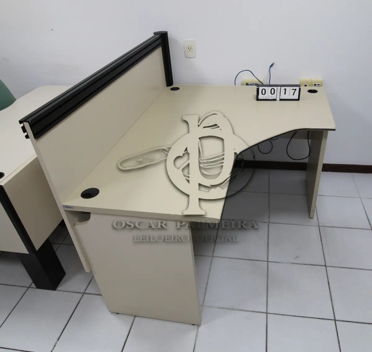 LOTE 017 - LOTE - 0017 - MESA EM L ESTAÇÃO DE TRABALHO CONJ. 2 PÇS.
