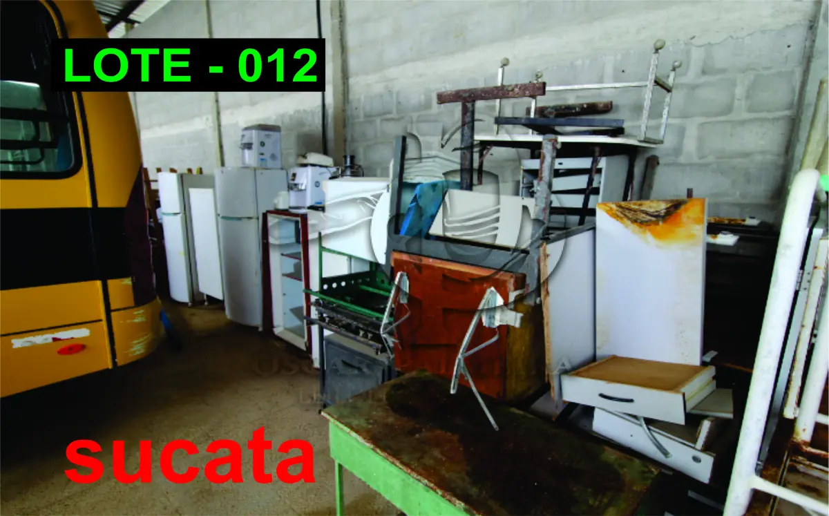 LOTE 012 - SUCATA COMPOSTA DE DIVERSOS MATERIAIS.