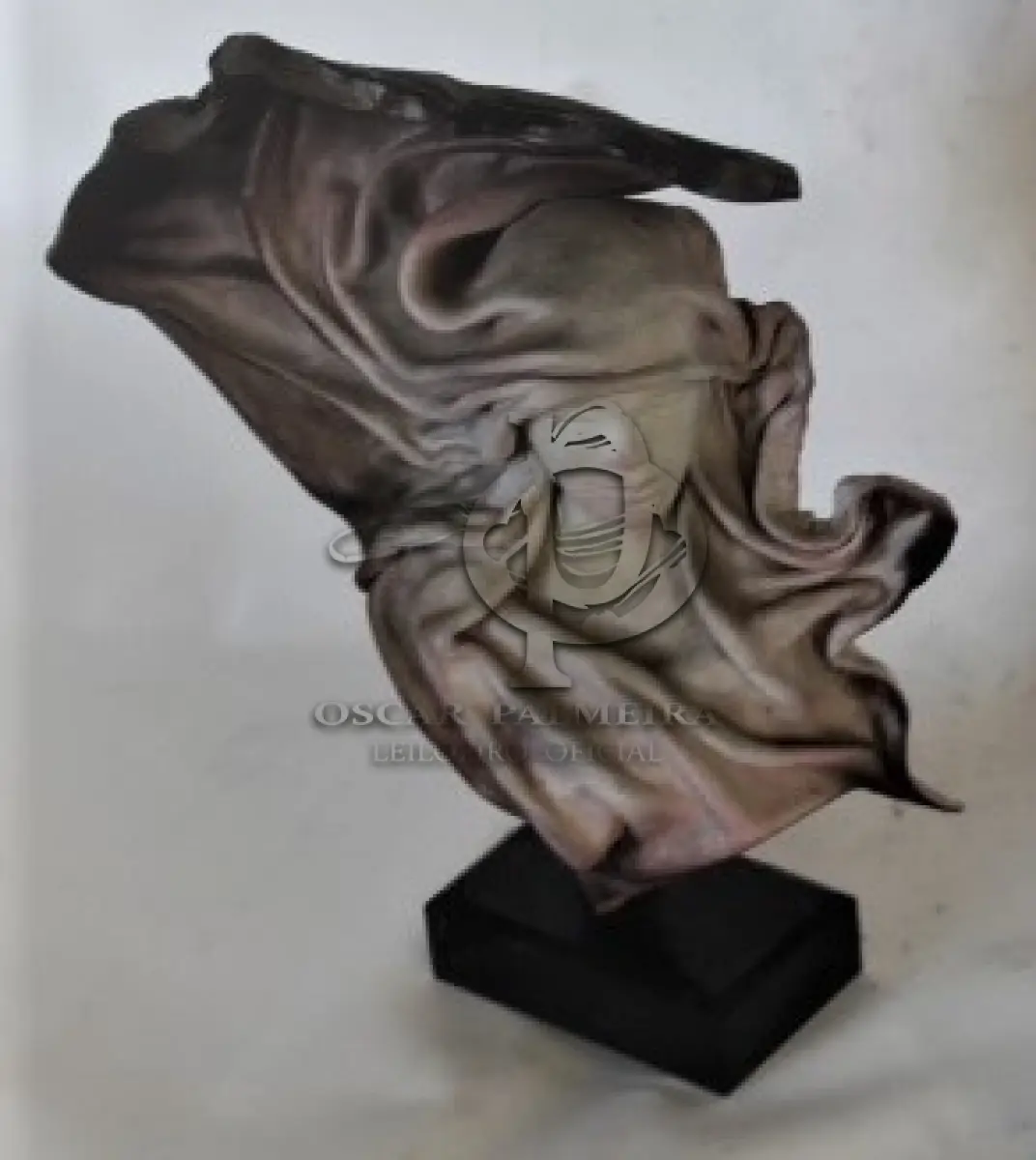 LOTE 208 - ESCULTURA