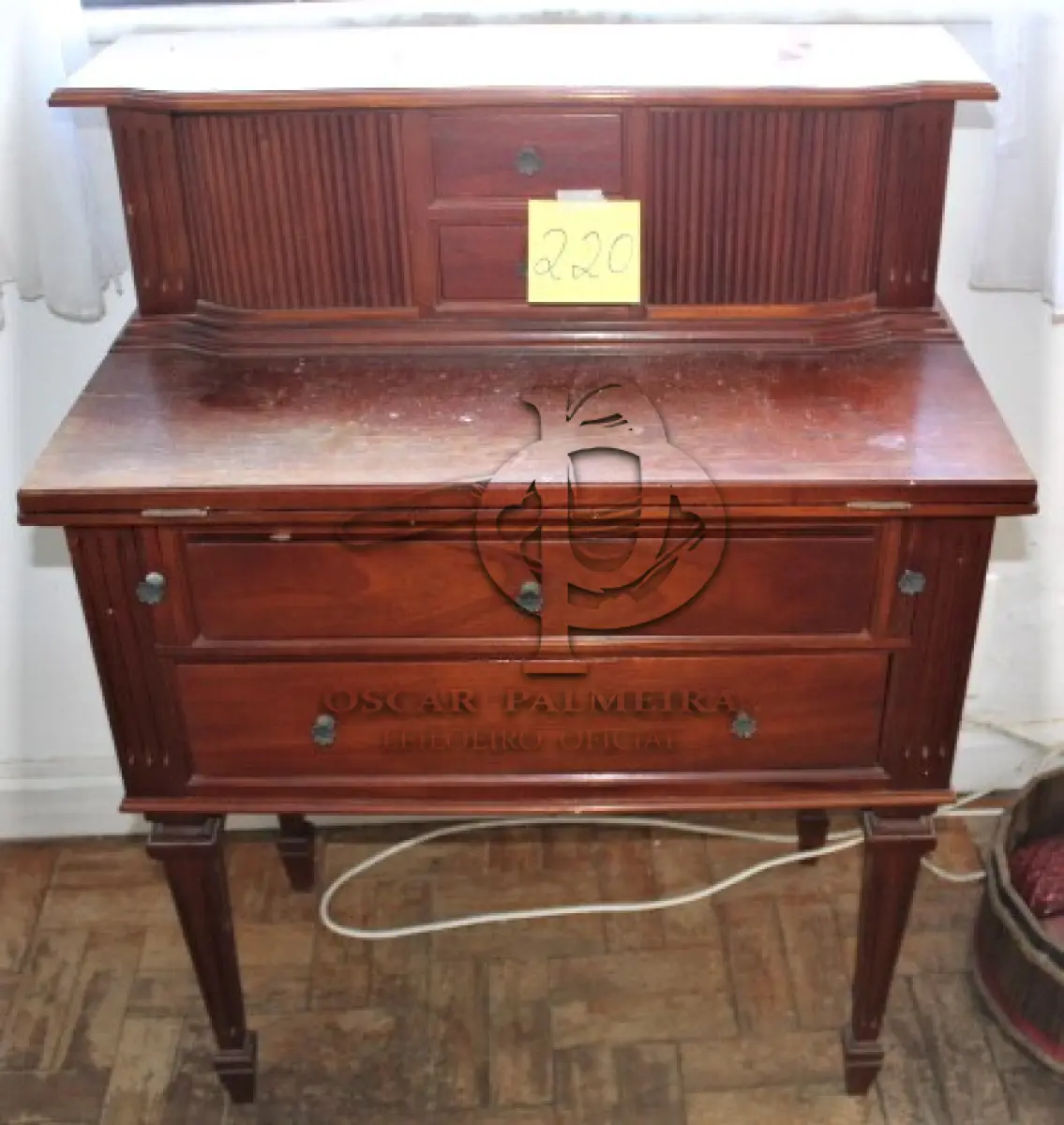 LOTE 220 - ESCRIVANINHA