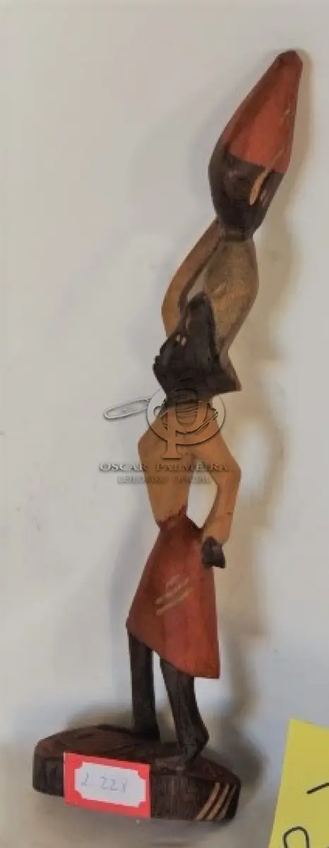 LOTE 228 - ESCULTURA